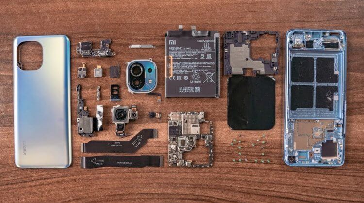 Ремонт смартфона в домашних условиях. Программа самостоятельного ремонта позволит Xiaomi либо переложить всю ответственность на пользователей, либо дополнительно заработать на их криворукости. Или и то, и другое сразу. Фото.