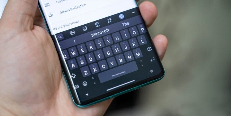 SwiftKey — хорошая клавиатура на Android. SwiftKey — один из немногих по-настоящему достойных продуктов от Microsoft. Фото.