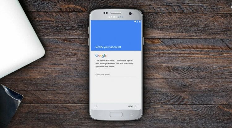 FRP на телефоне. Что это. Google блокирует активацию смартфона, если вы не знаете пароль от учётки, к которой он привязан. Фото.