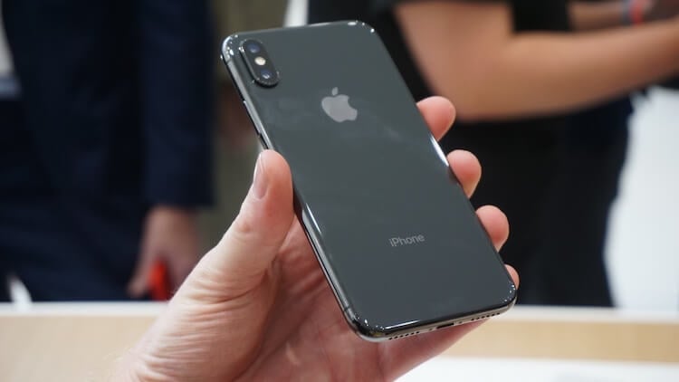 Как развивались телефоны. Apple только в 2019 сделал три камеры. До этого было две. Фото.