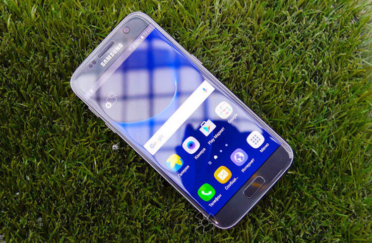Galaxy S7 — телефон без ИК-порта. Galaxy S7 хотели купить многие. Фото.