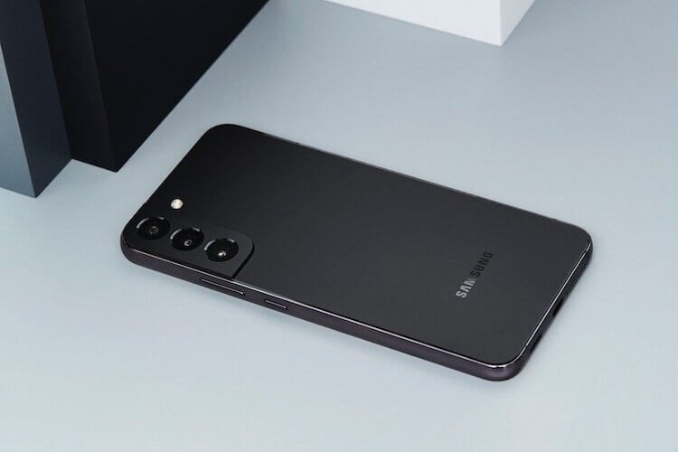 Samsung выпустила Galaxy S22. Отсутствие плохих изменений уже хорошо само по себе. Пусть будет как в прошлом году. Фото.