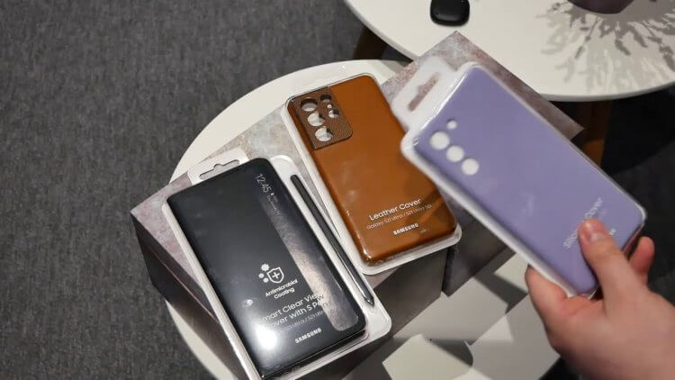 Какой чехол лучше для смартфона. Вот так выглядят оригинальные чехлы для Samsung Galaxy S21. Фото.