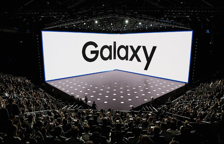 Когда выйдет Samsung Galaxy S22. Samsung всегда показывает свои телефоны на красивых презентациях. Фото.