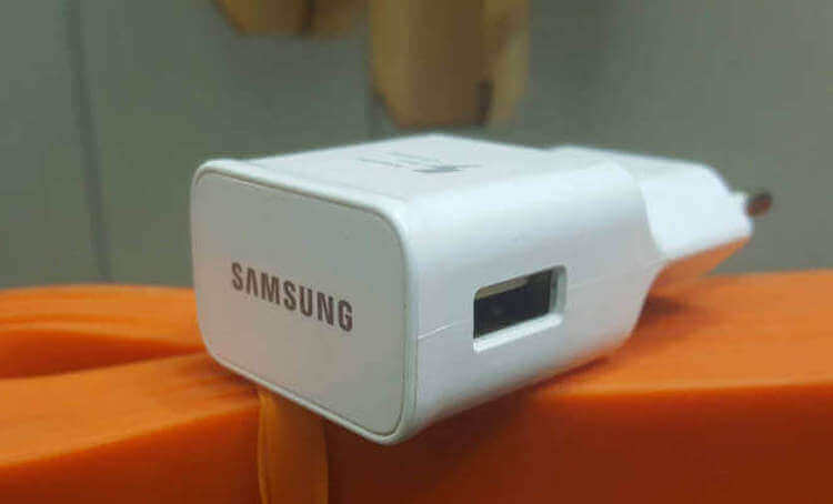 Samsung хитрит со скоростью зарядки. Оказывается, переплачивать за быструю зарядку не всегда имеет смыл. Фото.