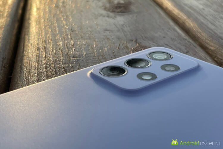 Каким будет Galaxy A53. Дизайн задней стенки нового A53 будет отличаться от A52. Возможно, он будет немного похож на линейку S. Фото.