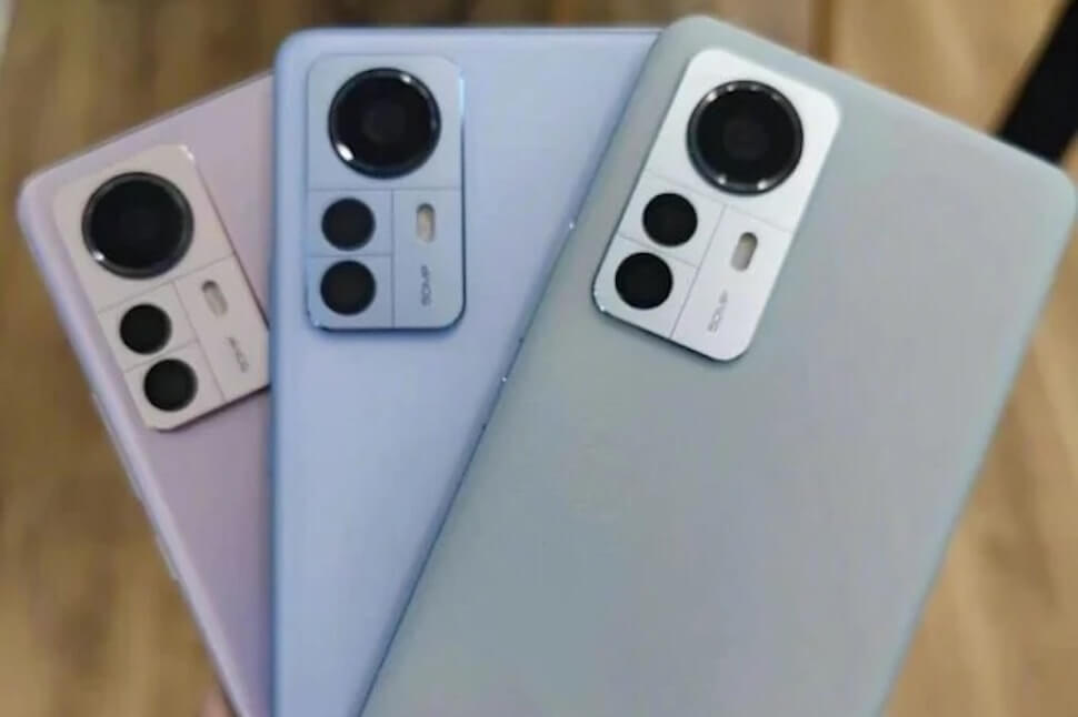 Какой телефон работает дольше. Выбор цветов для Xiaomi интереснее, чем для iPhone. Фото.