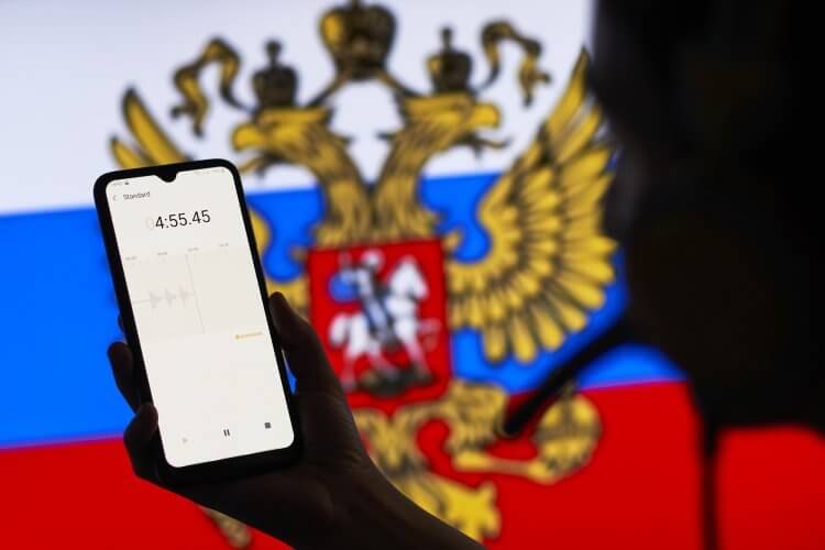 Google запретила записывать звонки. Запрета на запись телефонных разговоров в России нет, но есть нюансы. Фото.