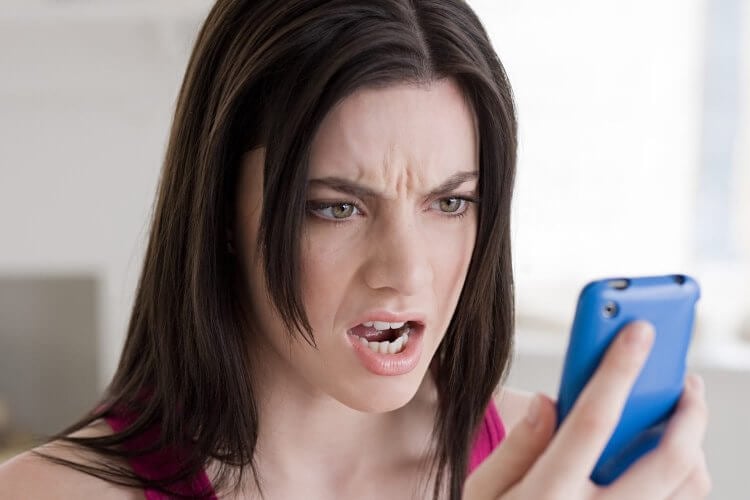 4 неочевидных причины, почему глючит ваш смартфон. Фото.