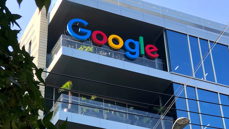 Блокировка рекламы Google. Многие не понимают, что можно делать в офисе Google. Но у персонала компании всегда хватит дел. Фото.