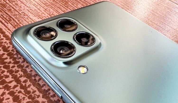 Недорогой камерофон от Samsung. Galaxy M53 оснащается самым продвинутым модулем камеры в линейке. Фото.
