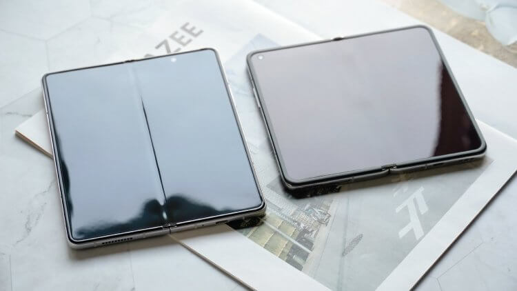 Характеристики Samsung Galaxy Z Fold 4. Сравнение складки у Galaxy Z Fold 3 и Oppo Find N. Фото.