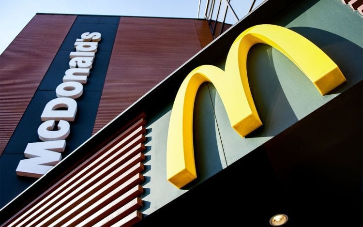 Мой Бургер — это новое приложение Макдоналдса в России. Что изменилось. Макдоналдс запустил новое приложение для России. Теперь это не Макдоналдс. Фото.