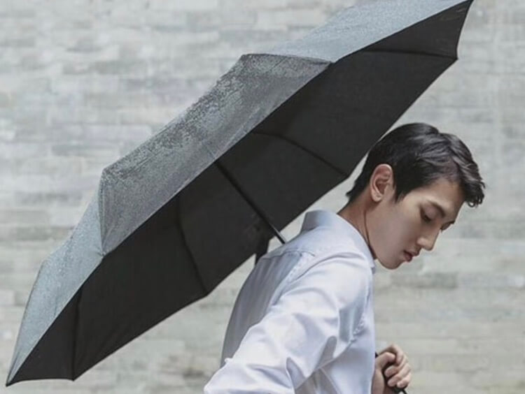 Прочный зонт Xiaomi. Зонт нужен каждому! Фото.