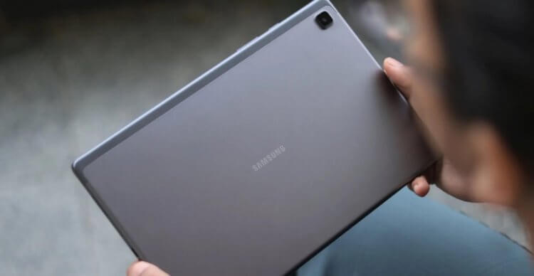 Samsung Galaxy Tab A7 — характеристики. Samsung — аутсайдер в этой подборке. Но многим важен известный производитель. Фото.