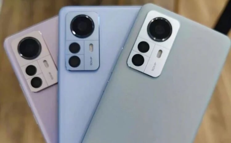 Xiaomi выпускает почти одинаковые телефоны с разной ценой. Чем они отличаются