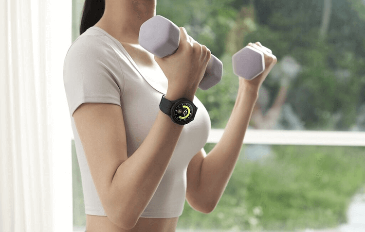 Вышли новые умные часы Samsung Galaxy Watch 5. Новые часы хорошо подойдут для занятий спортом. Фото.