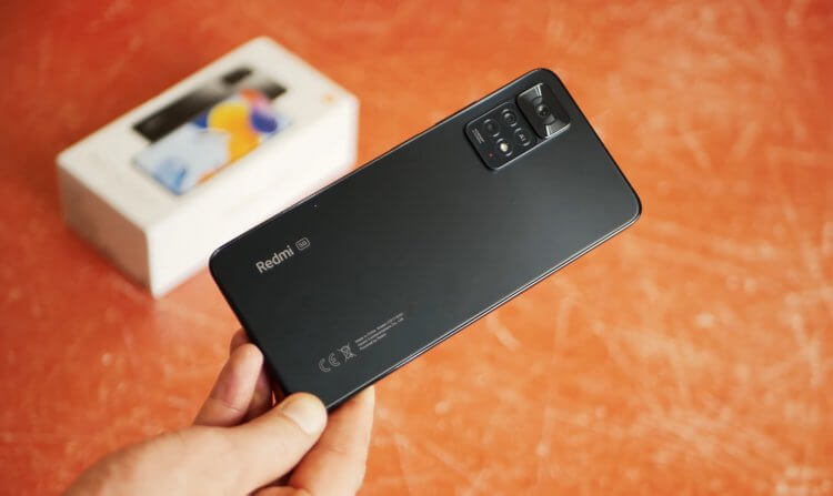 Redmi Note 11 Pro 5G — телефон с хорошей камерой и батареей. Внешне 5G-версия не отличается от Redmi Note 11 Pro. Фото.