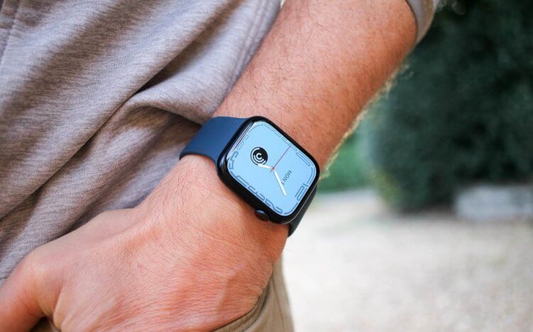 Автоматически отключить Always On Display. Apple Watch позволит автоматически отключать AoD на iPhone при увеличении расстояния между смартфоном и часами. Фото.