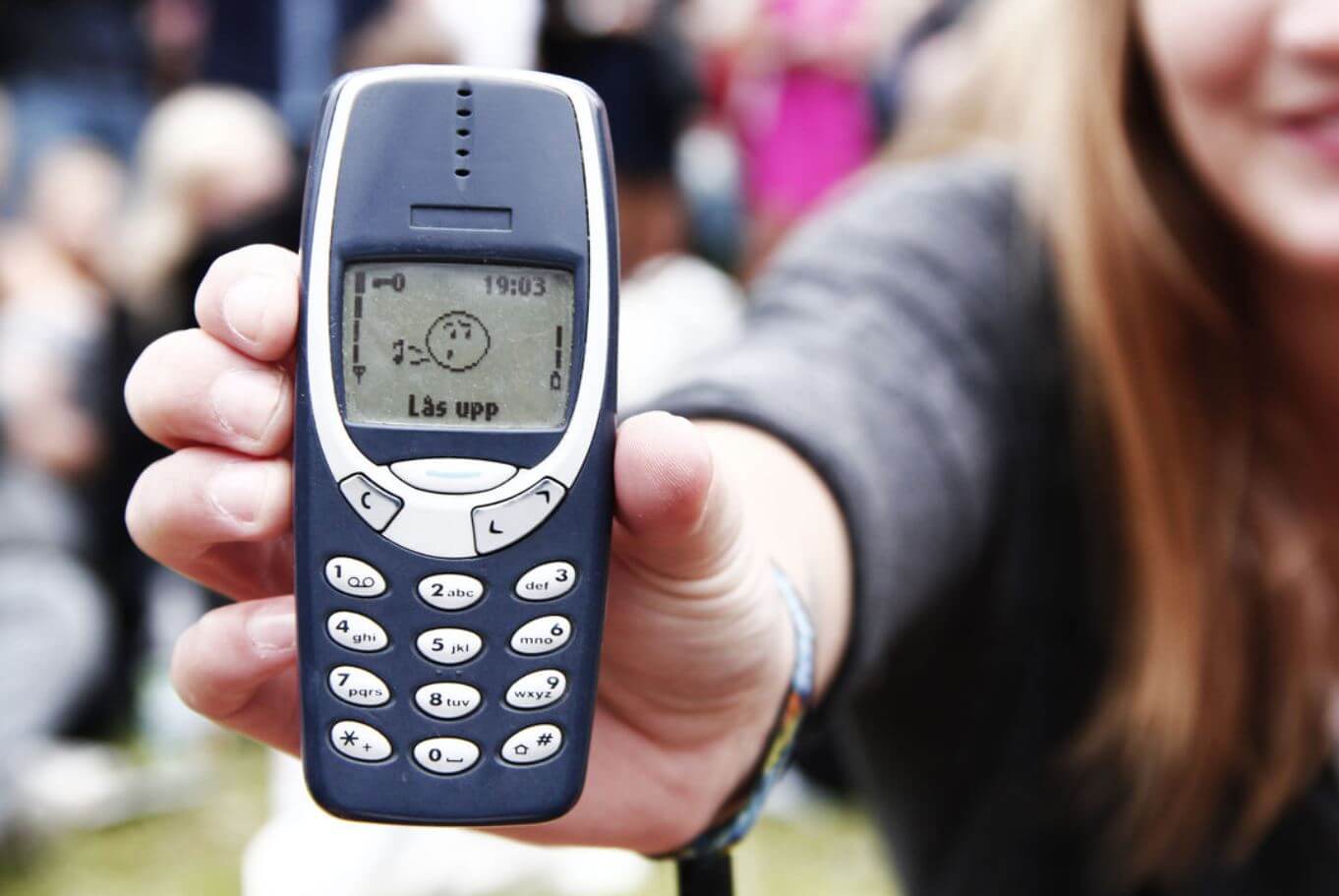 Мобильник. Нокиа 3310 2000. Нокиа 3310 неубиваемый. Нокиа 3310 1 поколения. Nokia 3310 2000 года.