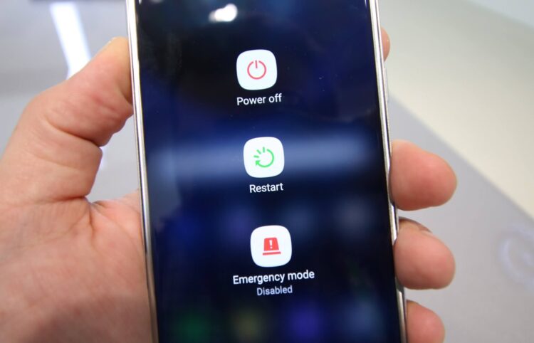 Как перезагрузить телефон на Android. Собрали способы на все случаи жизни. Фото.