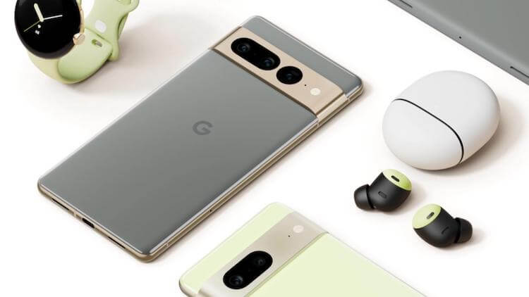 Google Pixel 7 — самый новый телефон Гугл. Кажется, что это горячая новинка, но лучше ее пока не покупать. Фото.