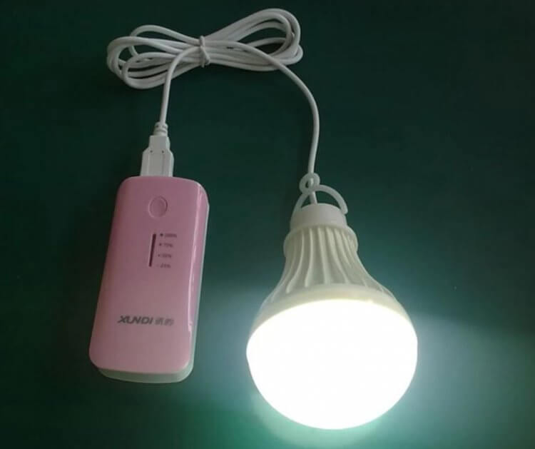 USB-лампочка с кабелем. Лампочка полезна не только на даче или в похоже, но и дома. Фото.
