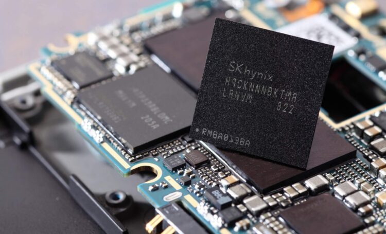 Тип оперативной и постоянной памяти сильно влияет на скорость работы смартфона. Фото.