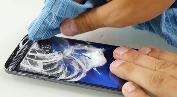 Можно ли убрать царапины с экрана смартфона с помощью зубной пасты