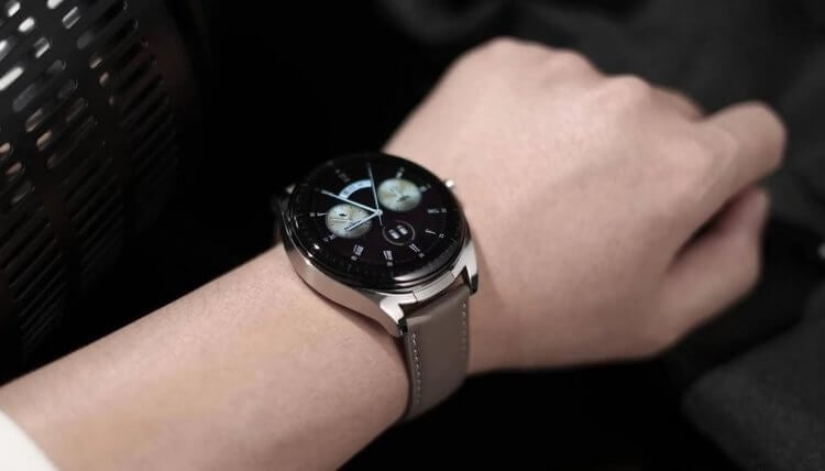 HUAWEI Watch Buds — гибридные смарт-часы. Габариты часов составляют 47х47,5х14,99 мм. Фото.