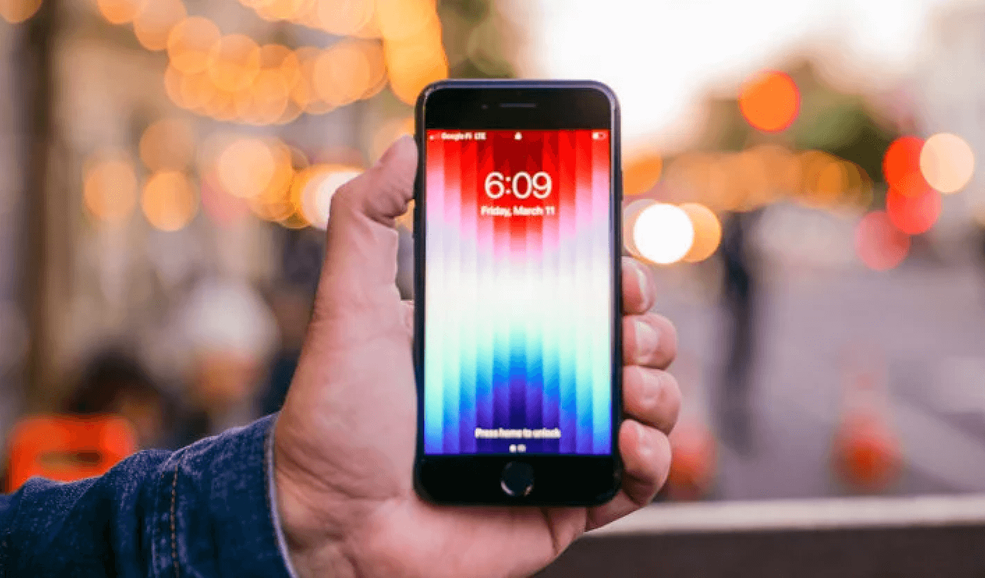 iPhone SE 2022 — самый дешевый Айфон. iPHone SE 2022. Фото.