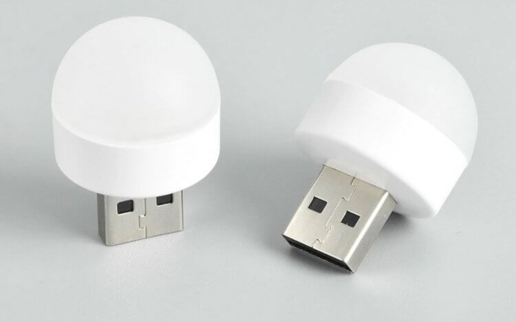 Маленькая USB-лампочка. С помощью этой лампочки можно превратить повербанк в фонарик. Фото.