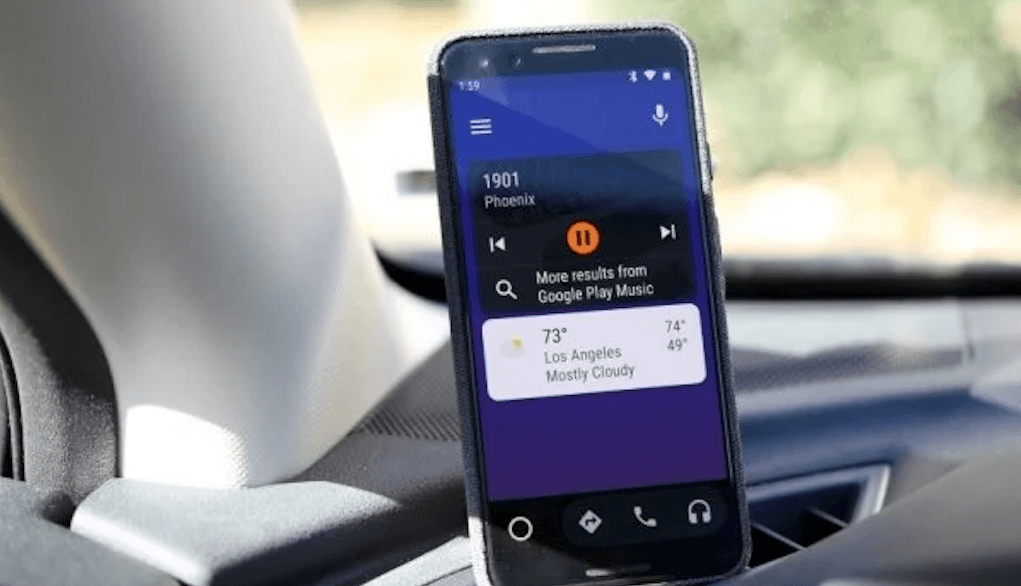 Android Auto на экране телефона. Android Auto на телефоне это очень удобно. Фото.