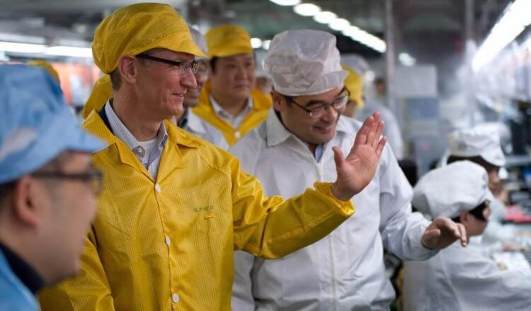 Как собирают Айфоны в Китае. У Apple очень высокие требования к производству продукции. Фото.