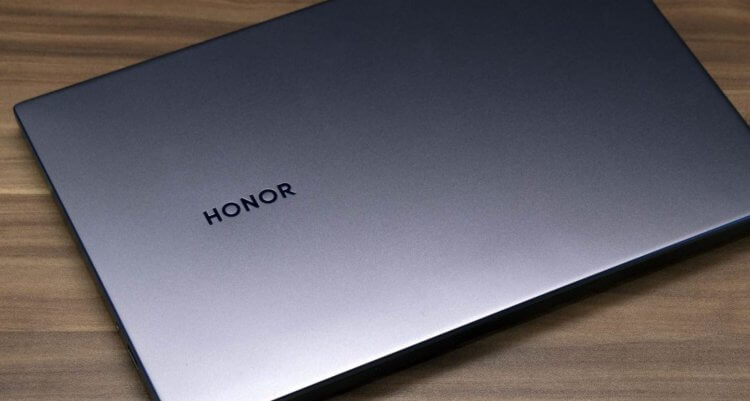 Продажи смартфонов в мире. Ноутбуки Honor хороши по соотношению цена-качество, а теперь могут стать еще популярнее. Фото.