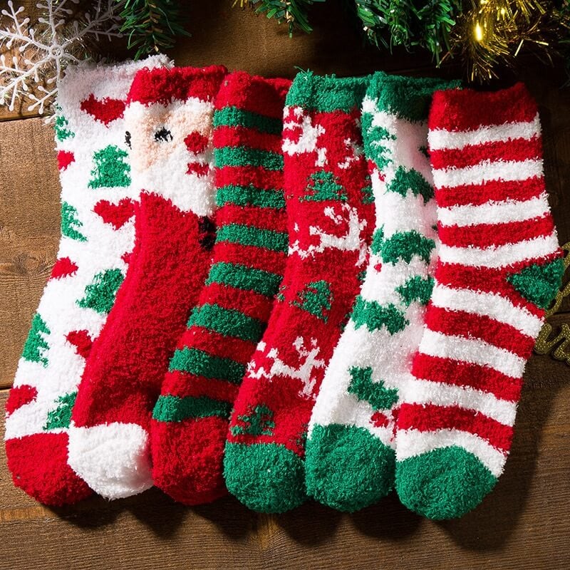 Теплые новогодние носки. Носки не только теплые, но и выглядят необычно. Поднимут настроение даже после праздников! Фото.