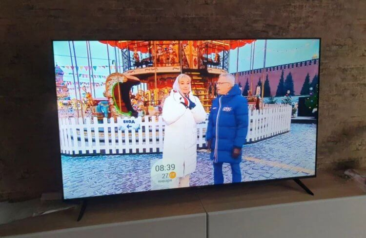Какой большой телевизор выбрать. TCL — один из лидеров российского рынка. Компания предлагает отличные телевизоры по невысокой цене. Фото.