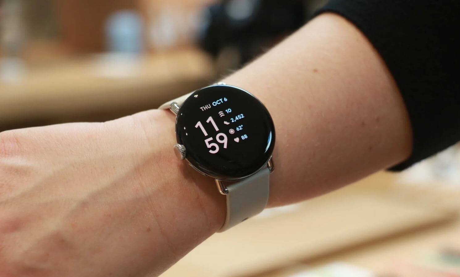 Хорошие смарт-часы для Android. Часы от Google уже есть в России. Фото.