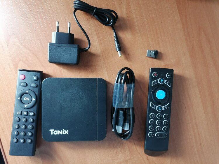 Мощная ТВ-приставка на Андроид. Tanix — крутая приставка на Андроиде, которая стоит дешевле Mi TV Stick. Фото.