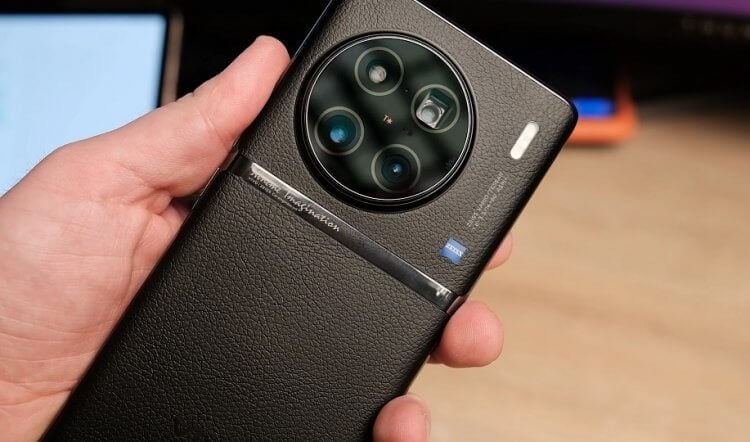 Камерофон vivo X90 Pro+. Дорогой аппарат с текстурой под кожу. Фото.