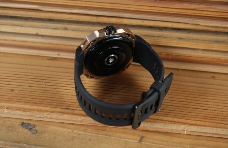 Отзыв о Huawei Watch GT Cyber. Запас ремешка не очень большой. Хотелось бы хотя бы еще один сантиметр длины. Фото.