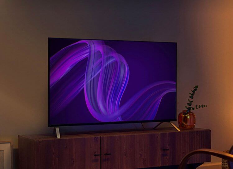 Какой телевизор со Смарт ТВ купить. Фирменный телевизор Яндекса стоит немного дороже, чем у Сбера. Фото.
