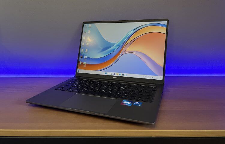 Мощный процессор, премиальный корпус и хорошая цена. HONOR выпустила новые ноутбуки. Новый ноутбук HONOR красивый и производительный. Фото.