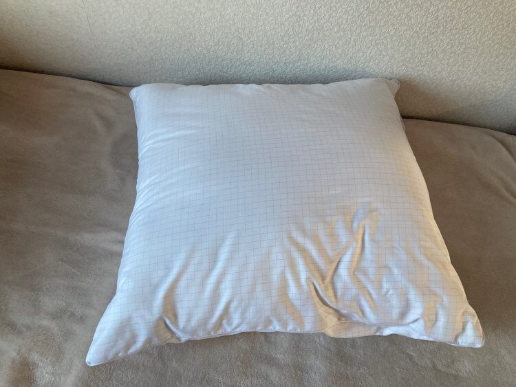 Удобная подушка для сна. Отличная подушка, которая сделает ваш сон крепче. Фото.