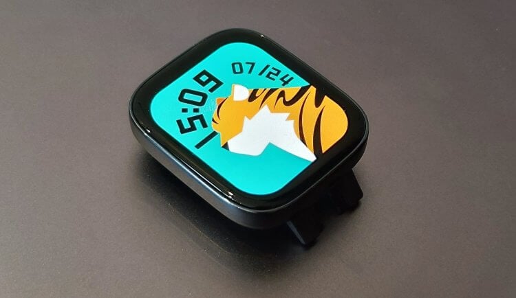 Экран умных часов Redmi Watch 3. У экрана часов нет подбородка, и это — хорошо. Фото.