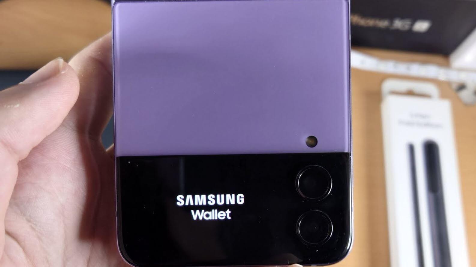 Самсунг Пэй не работает в России. Samsung Pay нельзя включить на новых складных смартфонах. Фото.