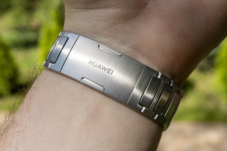 Часы, которые не надо часто заряжать. Huawei уже давно заявила себя, как серьезный бренд в мире умных часов. Фото.