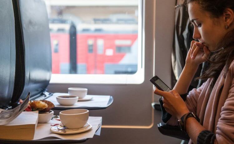 Мобильность сети 5G. Мобильный интернет в скоростных поездах станет доступнее. Фото.