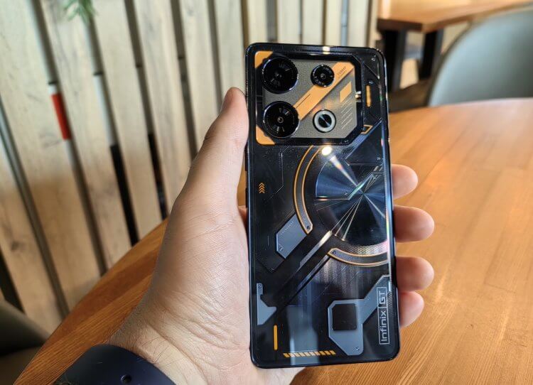 Стоит ли покупать Infinix GT 10 Pro. Красивый смартфон, не правда ли? Фото.