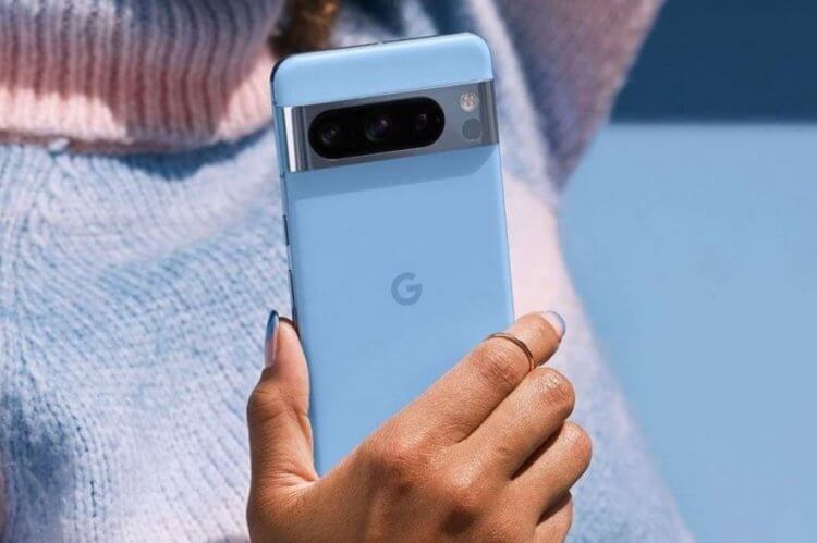Сравниваем две горячие новинки — Samsung Galaxy S23 FE против Google Pixel 8. Сравнить два телефона сложно, но можно. Источник: CNEWS. Фото.